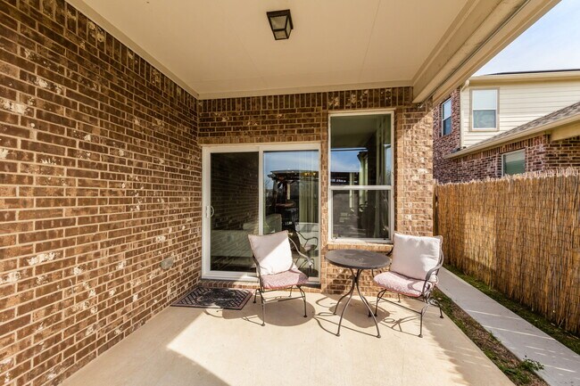 Building Photo - 12600 Lucida Ln