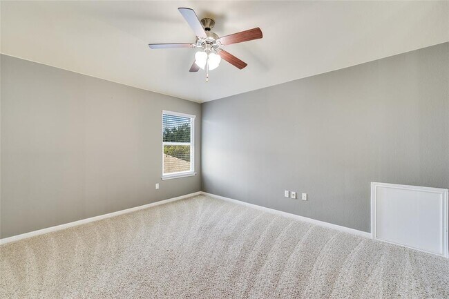 Building Photo - 371 Purple Martin Ave