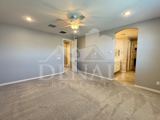 Building Photo - 15068 W Pierce St