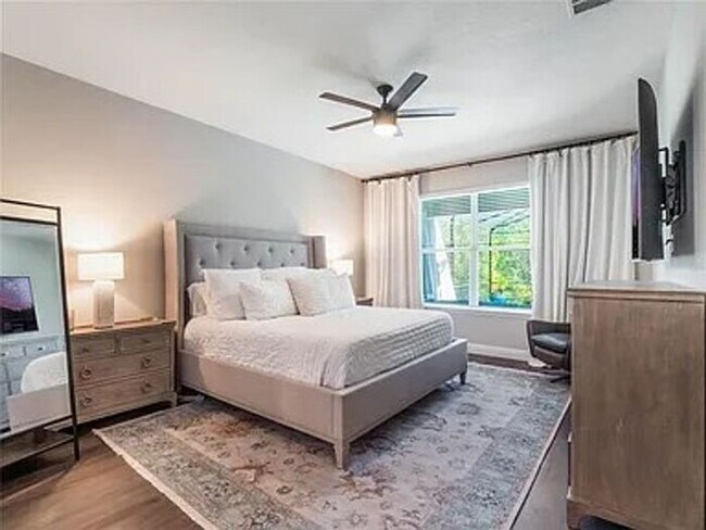 Building Photo - Stunning 5 bedroom home in Longwood