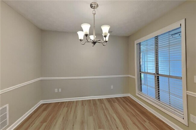 Building Photo - 1721 Omie Way