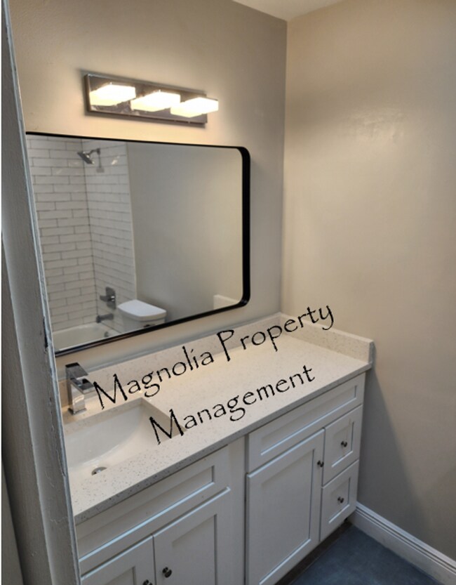 Building Photo - Winter Park - Newly Remodeled 3/2