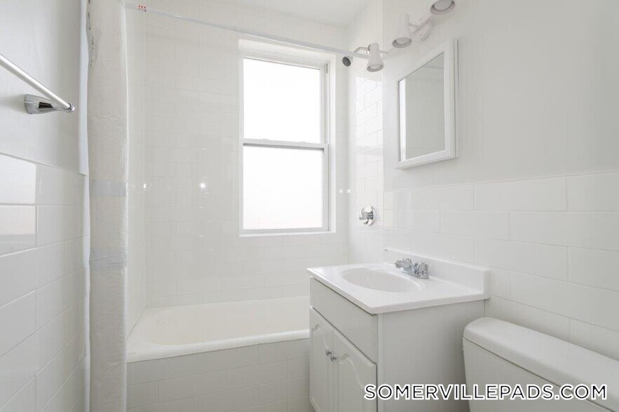 Building Photo - 138 Highland Ave