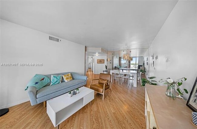 Building Photo - 5880 Collins Ave