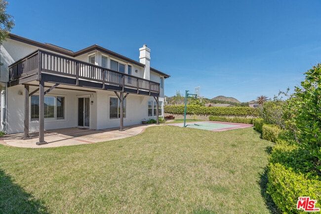 Building Photo - 674 Via de Tierra