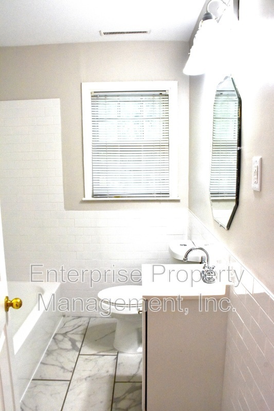 Building Photo - 3238 Highland Park Pl