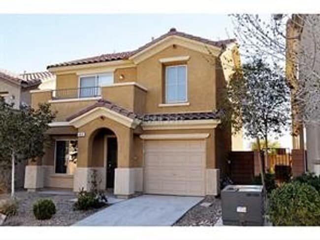 Building Photo - 3 Bedroom, 2.5 Bath Two Story Home in Sout...