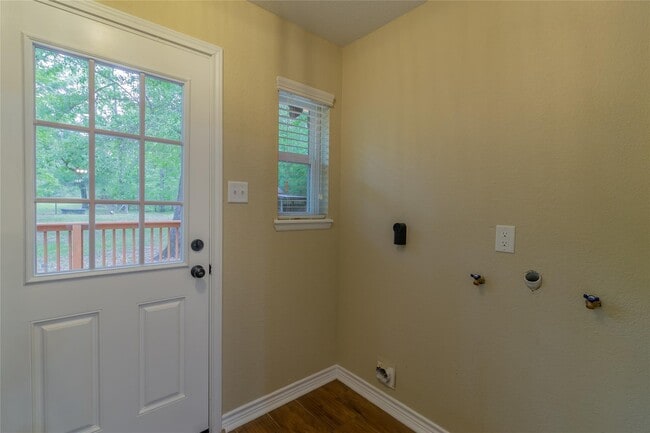 Building Photo - 14701 Cedar Ln Loop