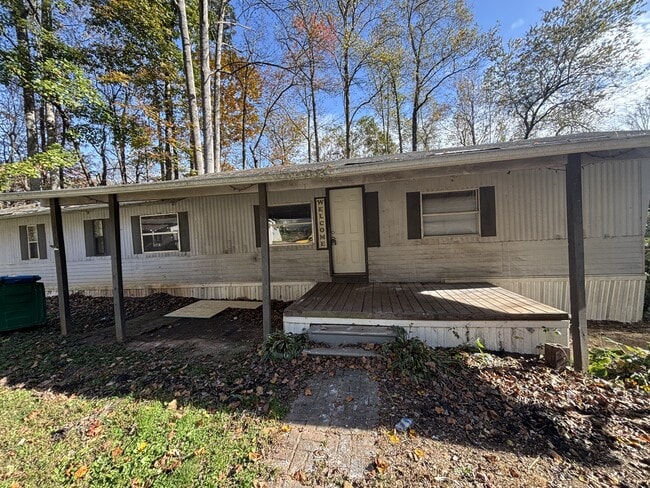 Primary Photo - 207 Cherry Tree Dr