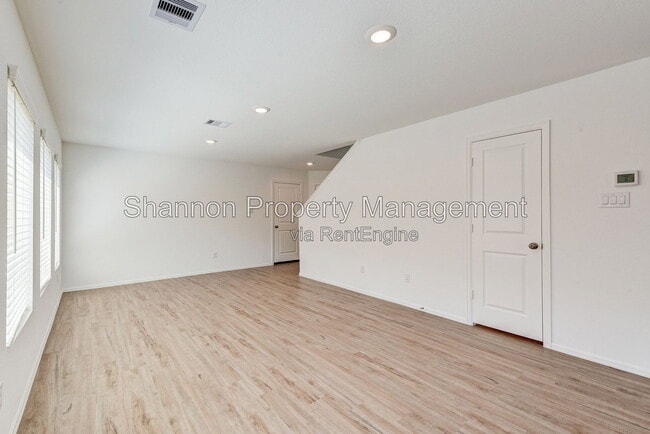 Building Photo - 7418 Clover Chase Dr
