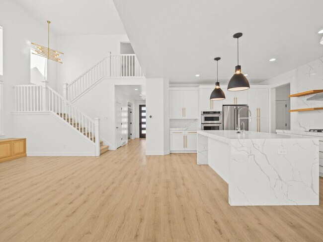 Building Photo - 5 Bed / 3.5 Bath Home in Saratoga Springs – Spacious Living Near Utah Lake