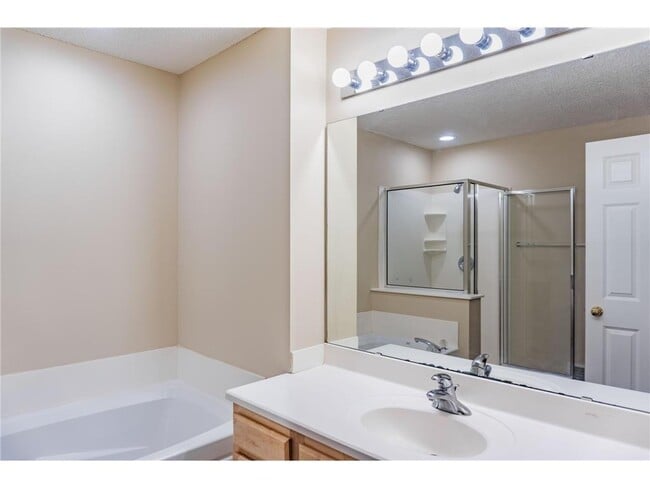Building Photo - 875 Braunworth Ct