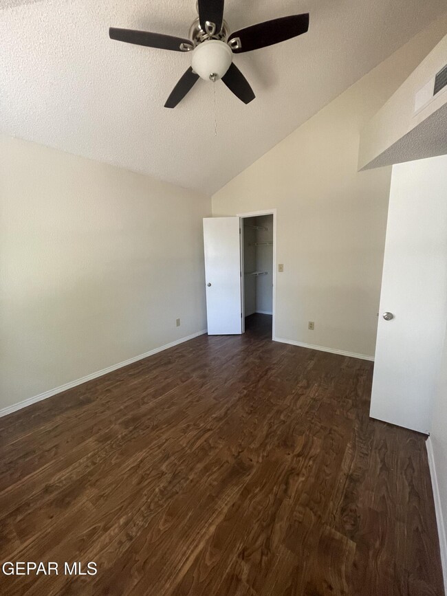Building Photo - 12040 Sal Rasura Ct
