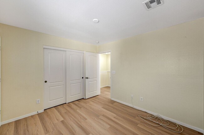Building Photo - Southern Terrace Single Family Home