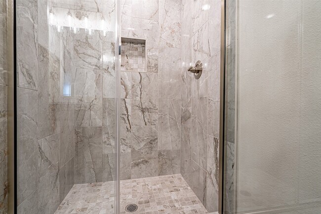 Building Photo - 2044 Salina Cir