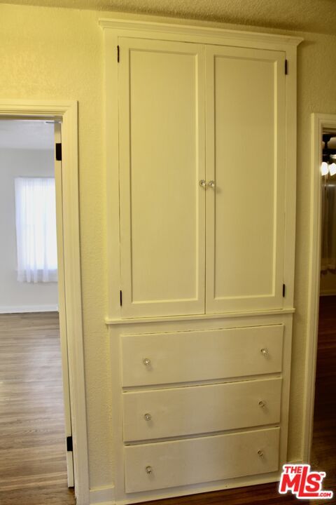 Building Photo - 495 N 8th Ave