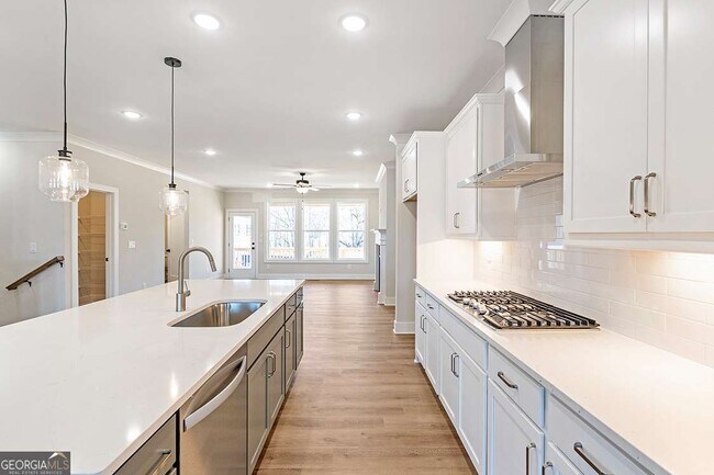 Building Photo - 152 Palm St