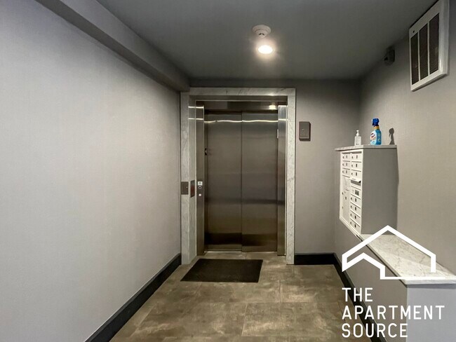 Building Photo - 1385 Brown St