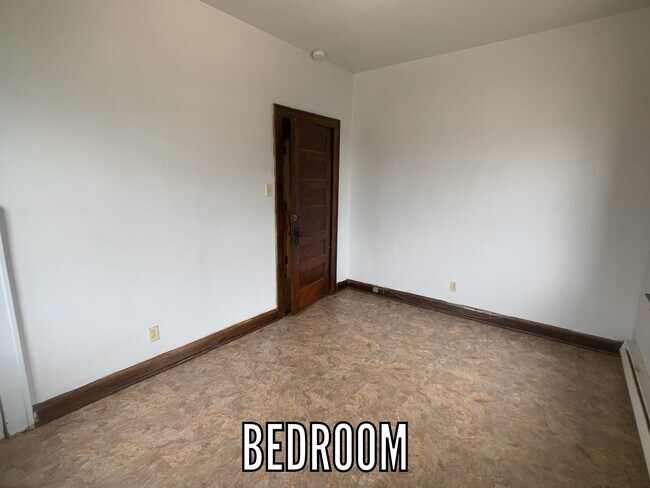 Building Photo - 210-102 Walnut-