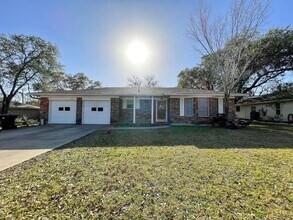 Building Photo - Adorable 4 Bed, 2 Bath Home for August 2026 Move In!