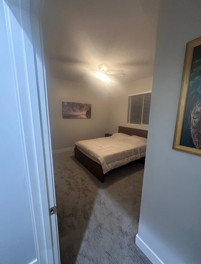 Building Photo - 1213 N 28th St