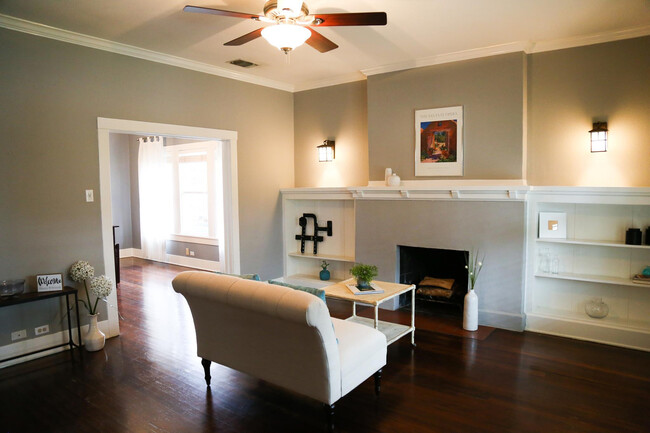 Building Photo - ALAMO HEIGHTS CRAFTSMAN COTTAGE