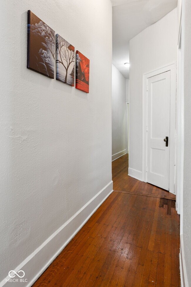 Building Photo - 784 Woodruff Pl E Dr