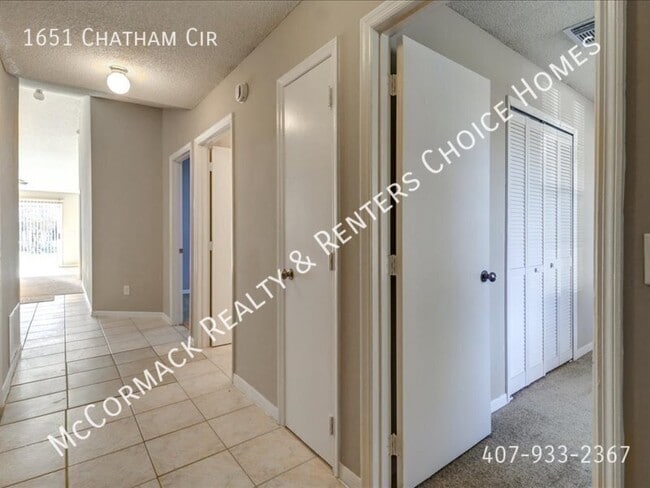 Building Photo - 1651 Chatham Cir