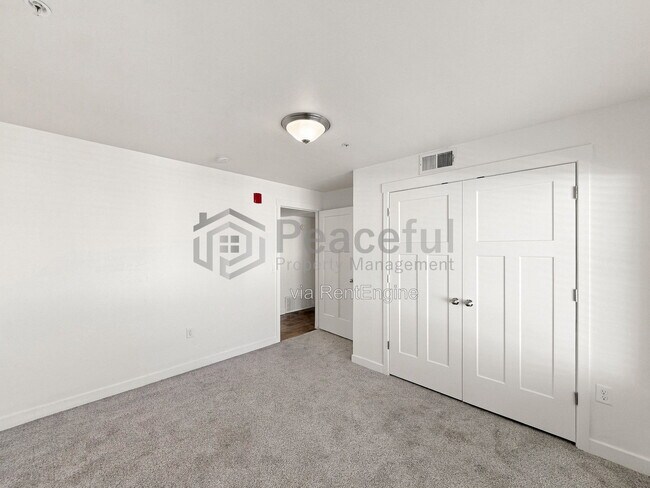 Building Photo - 756 E 500 S