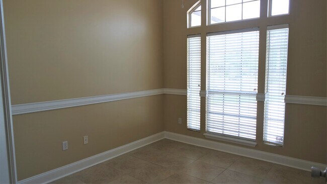Building Photo - Fall Head Over Heels for this 4 bedroom, 3...