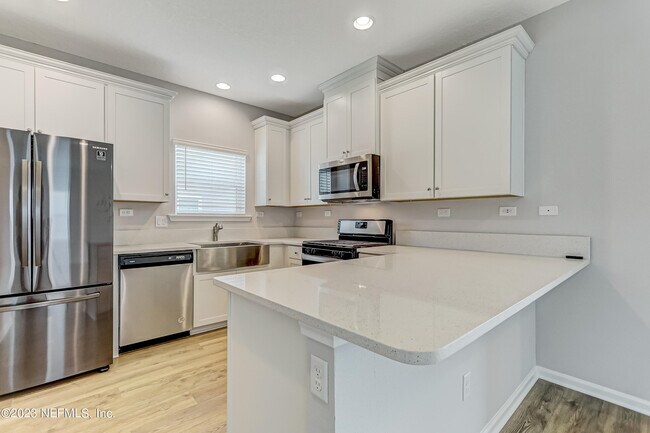 Building Photo - 278 Holly Forest Dr