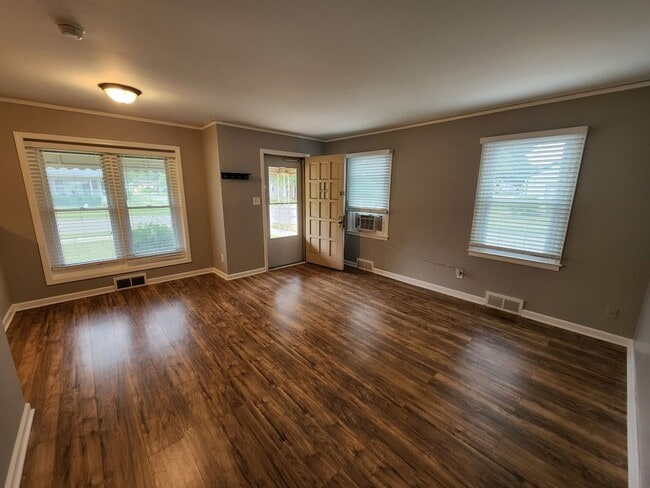 Building Photo - 2 bed 1 bath North Ferndale ranch