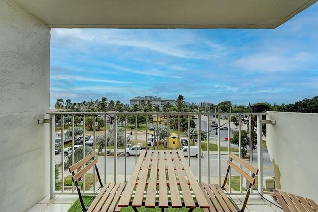 Building Photo - 111 Briny Ave