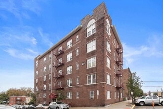 Building Photo - 39 74th St