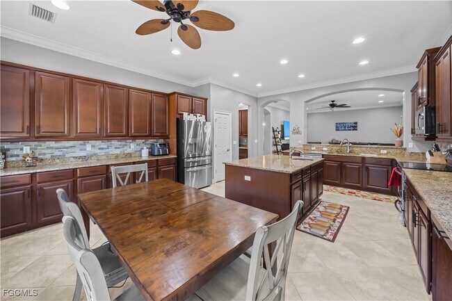 Building Photo - 8250 Sumner Ave