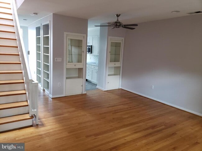 Building Photo - 1503 Swann St NW