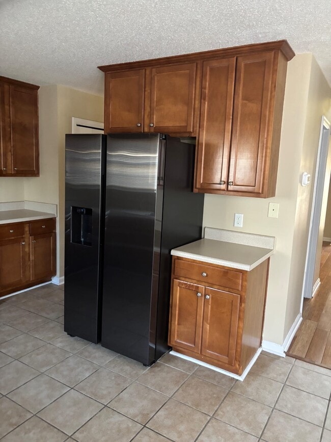 Building Photo - 121 Faybrook Dr