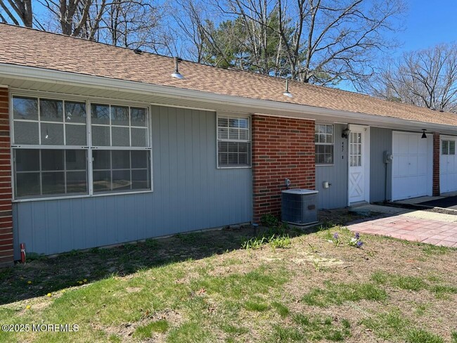Primary Photo - 442B Cheshire Ct