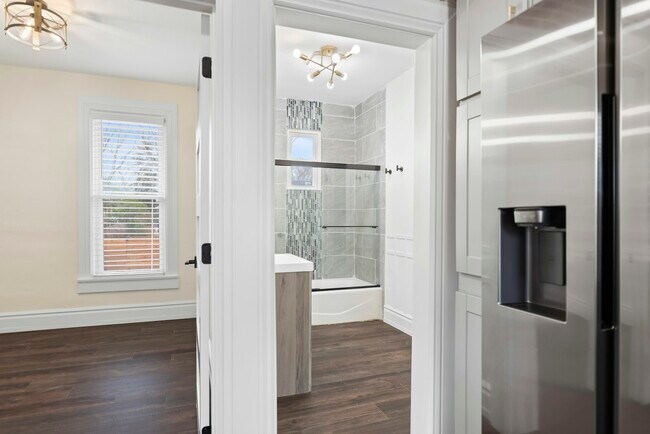 Building Photo - 715 Arcadia Pl