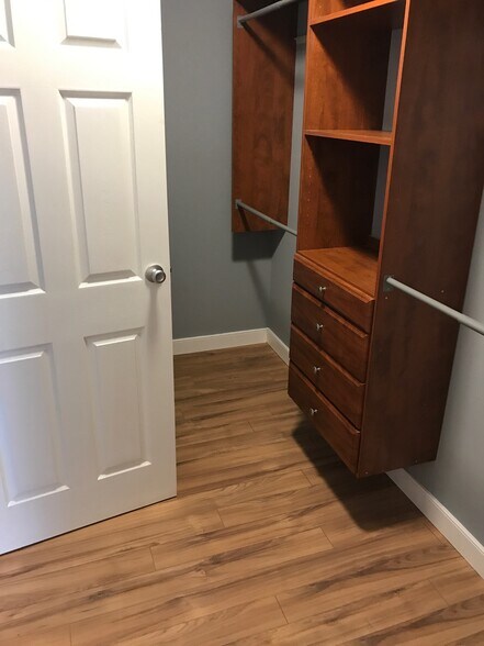 Building Photo - 950 25th St NW