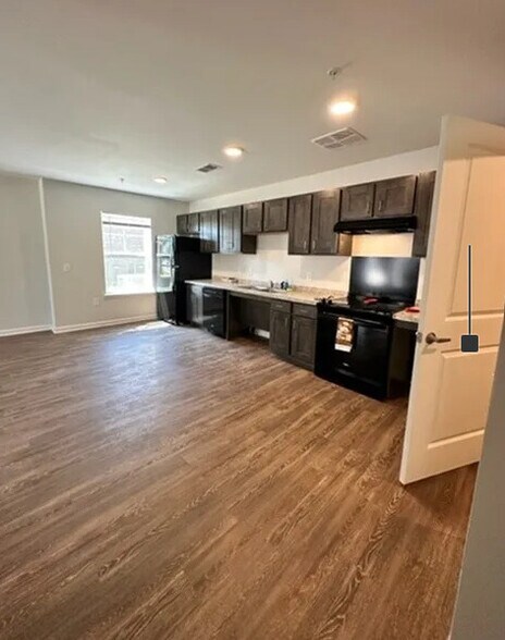 Building Photo - Bear Creek Apartments