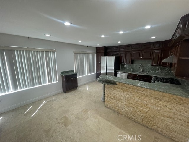 Building Photo - 22038 Vanowen St