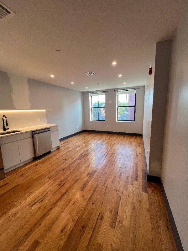 Building Photo - 568 Communipaw Ave