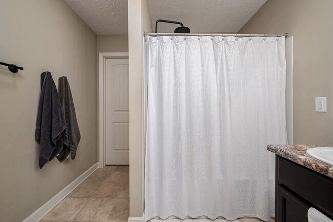 Building Photo - COMING SOON! Murfreesboro Townhouse- 4 Bed...