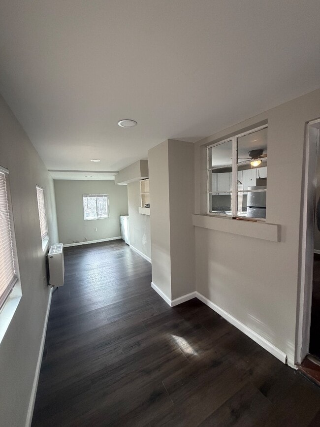 Building Photo - 5 E Green St