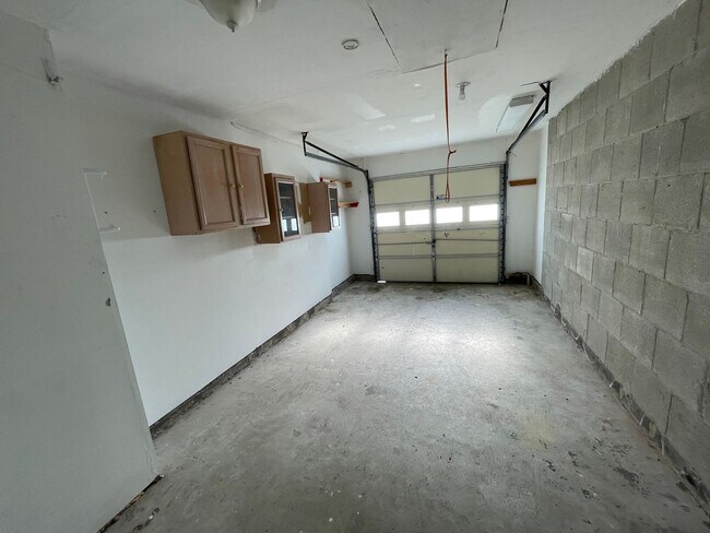 Building Photo - Virginia Beach Gem – 3 Bed, 2.5 Bath with Fenced Yard & Modern Upgrades