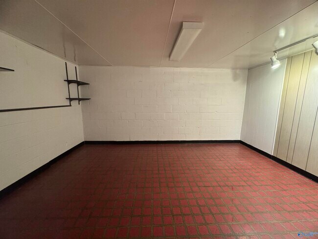 Building Photo - 9904 Willow Cove Rd SE