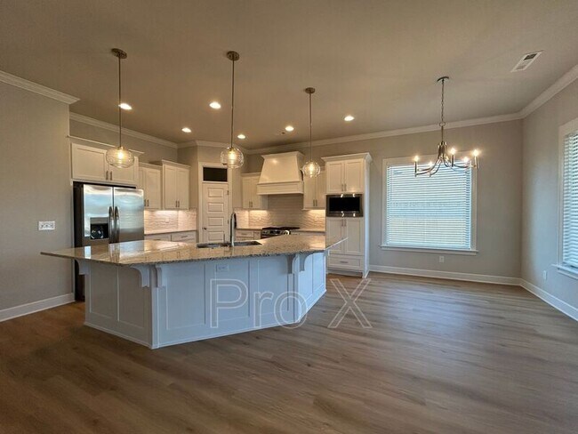 Building Photo - 1900 Charles St