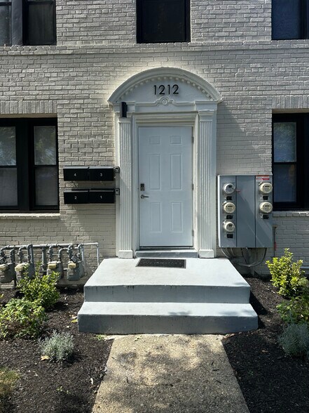 Primary Photo - 1212 16th St NE