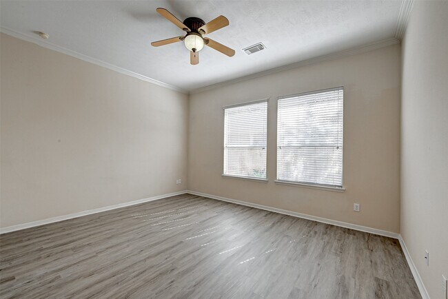 Building Photo - 6923 Grants Hollow Ln